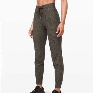 NWOT Lululemon Ready To Rulu Pant